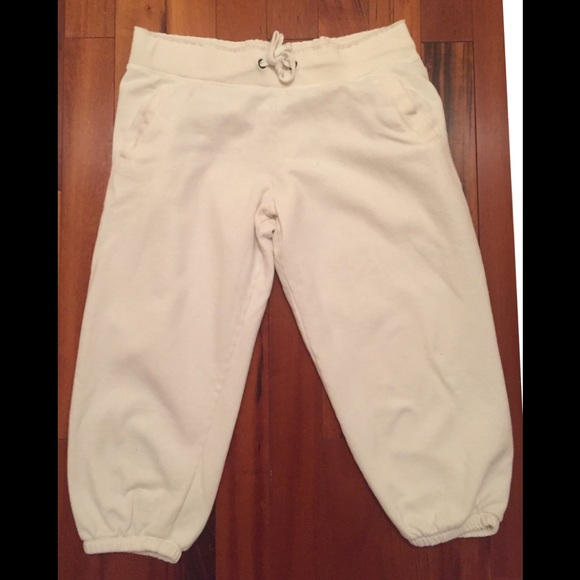 Victoria's Secret Pants - Victoria’s Secret Capri sweatpants